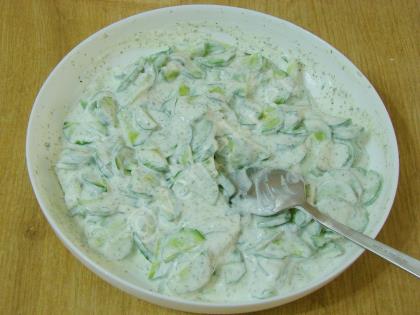 Yoğurtlu Salatalık Mezesi