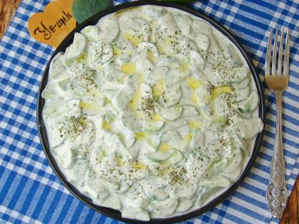 Yoğurtlu Salatalık Mezesi