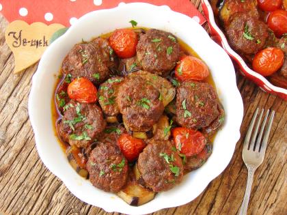 Köfteli Patlıcan Yemeği