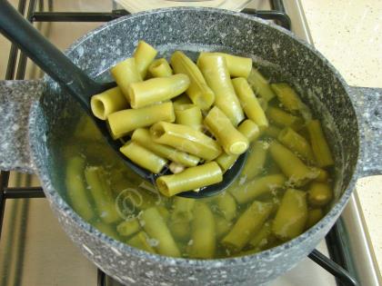 Taze Bakla Salatası