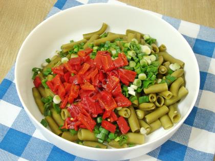 Taze Bakla Salatası