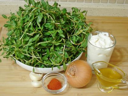 Yoğurtlu Madımak Salatası