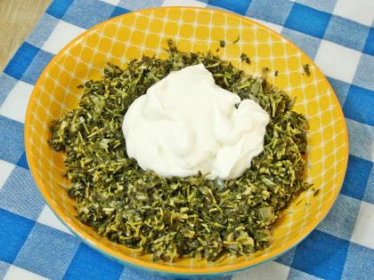 Yoğurtlu Madımak Salatası