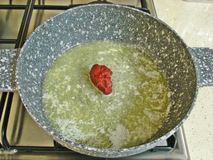 Domatesli Fesleğenli Makarna