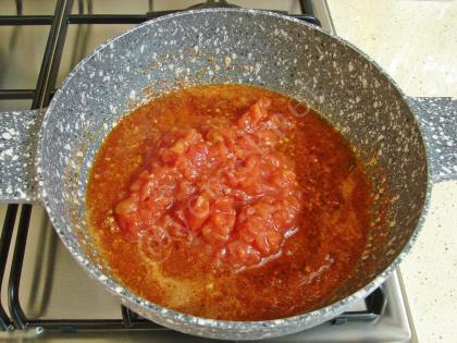 Domatesli Fesleğenli Makarna