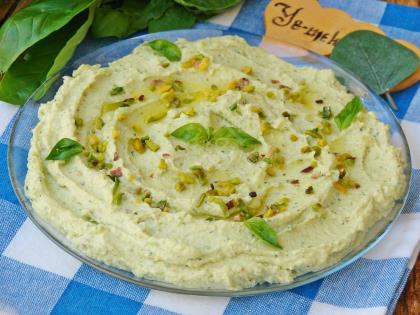 Fesleğenli Girit Ezmesi