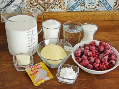 Frambuazlı İrmik Tatlısı