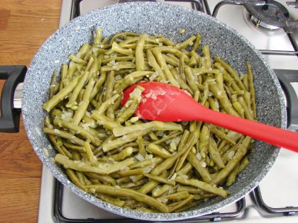 Yoğurtlu Taze Börülce Salatası