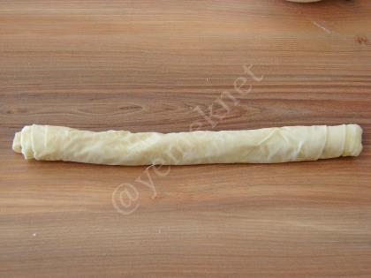 Peynirli Simit Böreği