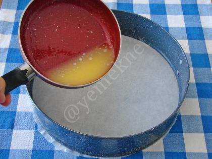 Erikli Ters Yüz Kek