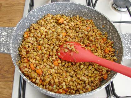 Erişteli Yeşil Mercimek Yemeği