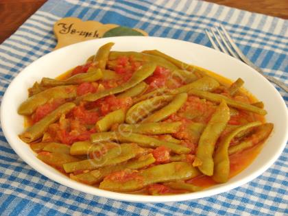 Konserveden Taze Fasulye Yemeği