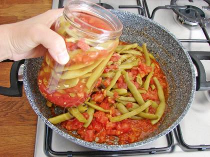 Konserveden Taze Fasulye Yemeği