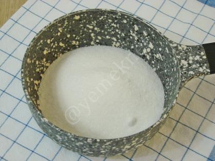 Antep Fıstıklı İrmik Helvası