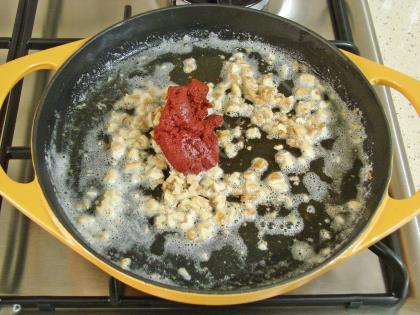 Cevizli Salçalı Yumurta