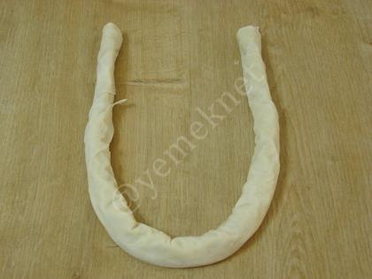 Peynirli Kol Böreği