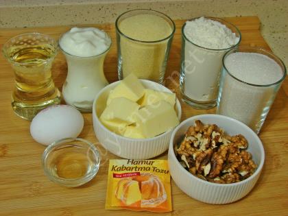 Ceviz Dolgulu İrmik Tatlısı