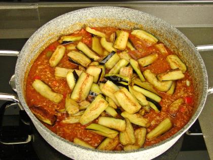 Tencerede Patlıcan Musakka