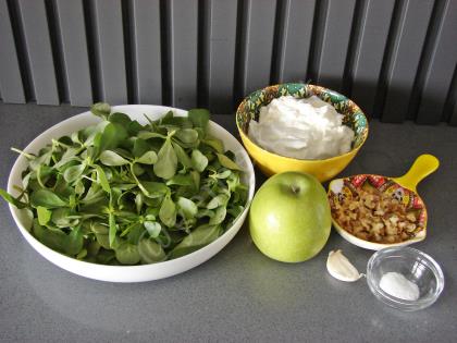 Ekşi Elmalı Semizotu Salatası