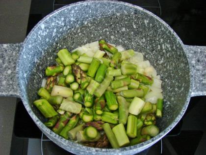 Kremalı Kuşkonmaz Çorbası