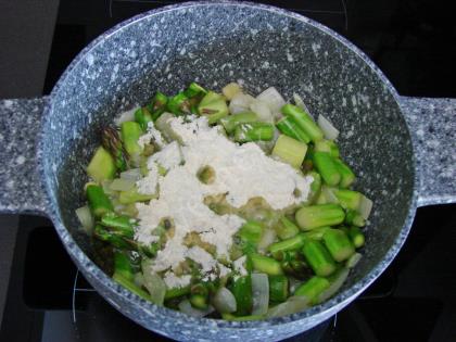 Kremalı Kuşkonmaz Çorbası