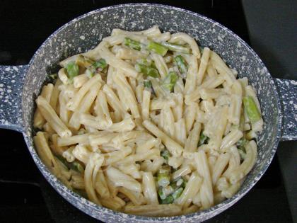 Kuşkonmazlı Makarna