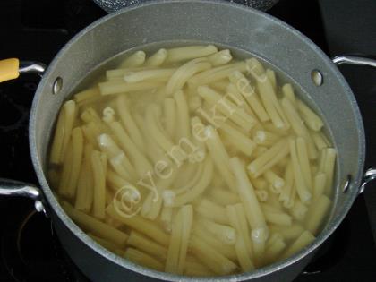 Kuşkonmazlı Makarna