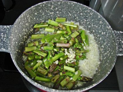 Kuşkonmazlı Makarna