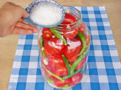 Kırmızı Domates Turşusu