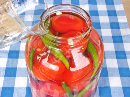 Kırmızı Domates Turşusu
