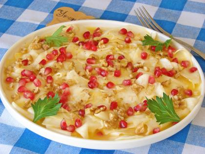 Soslu Çiğ Kereviz Salatası