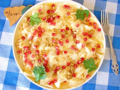 Soslu Çiğ Kereviz Salatası