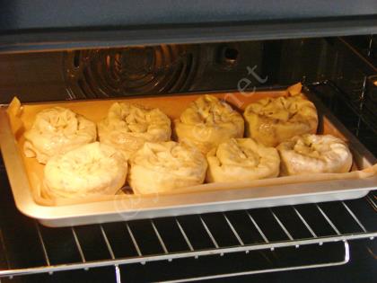 Kıymalı Gül Böreği