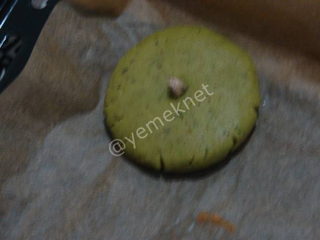 Fıstıklı Yeşil Kurabiye - Yapılışı (13/18) 