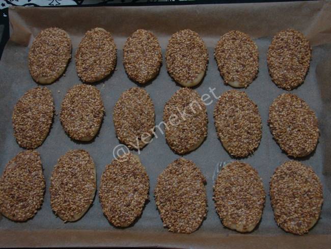 Mahlepli Susamlı Kurabiye (Tuzlu) - Yapılışı (13/16) 