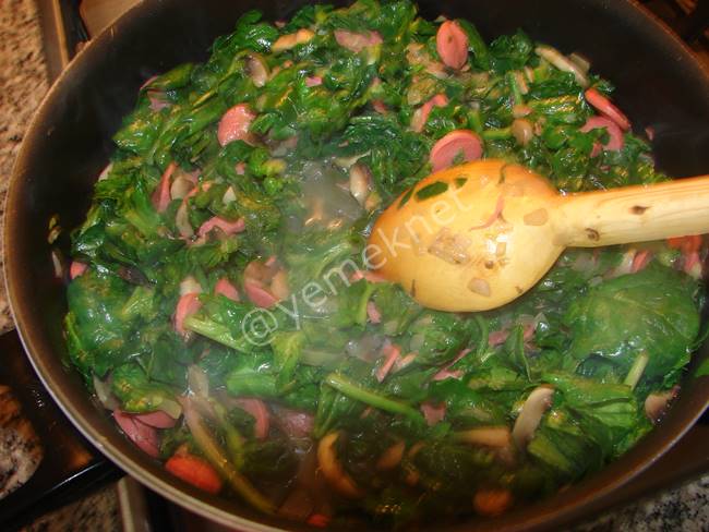 Patates Püreli Ispanaklı Graten - Yapılışı (3/12) 