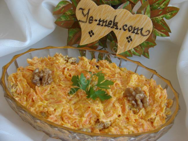 Cevizli Yoğurtlu Havuç Salatası - Yapılışı (9/12) 