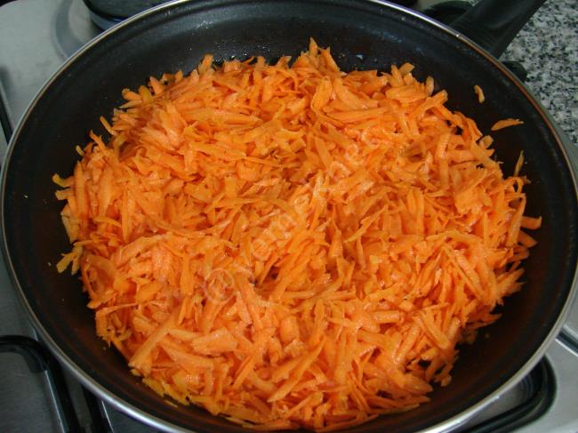 Cevizli Yoğurtlu Havuç Salatası - Yapılışı (2/12) 