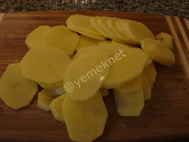 Kremalı Fırında Patates - Yapılışı (2/16) 