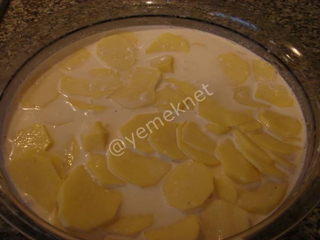 Kremalı Fırında Patates - Yapılışı (6/16) 