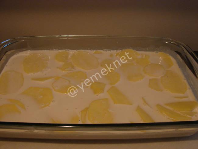 Kremalı Fırında Patates - Yapılışı (7/16) 