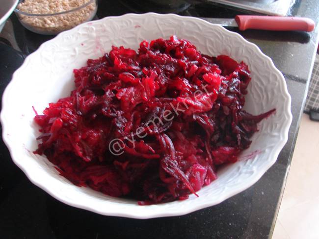 Narlı Pancar Salatası - Yapılışı (2/16) 