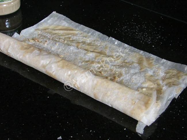 Tahinli Cevizli Tatlı (Baklavalık Yufka İle) - Yapılışı (8/16) 