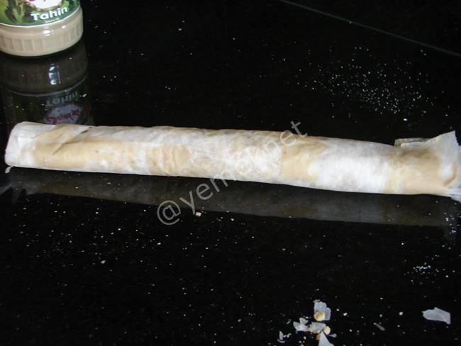 Tahinli Cevizli Tatlı (Baklavalık Yufka İle) - Yapılışı (9/16) 