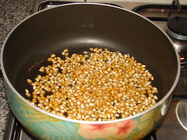 Baharatlı Patlamış Mısır (Acılı) - Yapılışı (2/8) 