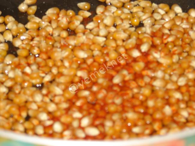 Baharatlı Patlamış Mısır (Acılı) - Yapılışı (3/8) 