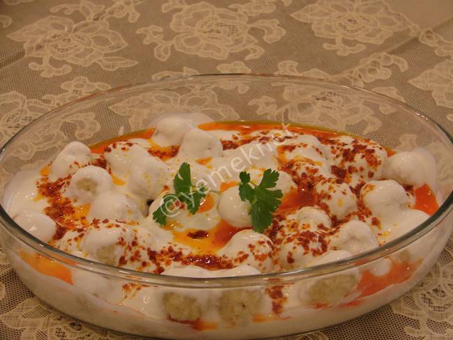 Bulgurdan Yapıldığını Gördüğünüzde İki Kez Şaşıracağız 10 Bulgurlu Nefis Salata Tarifi
