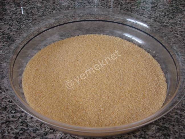 Bulgur Köftesi (Yoğurt Soslu) - Yapılışı (2/12) 