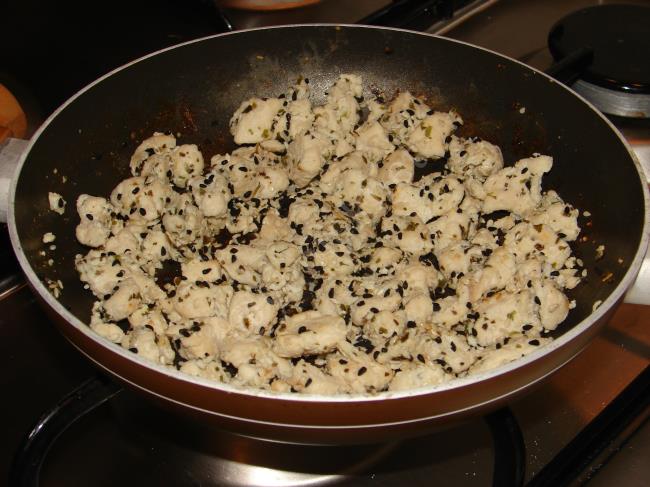 Çörek Otlu, Susamlı Tavuk Sote (Yağsız, Sütle Marine Edilmiş) - Yapılışı (8/12) 