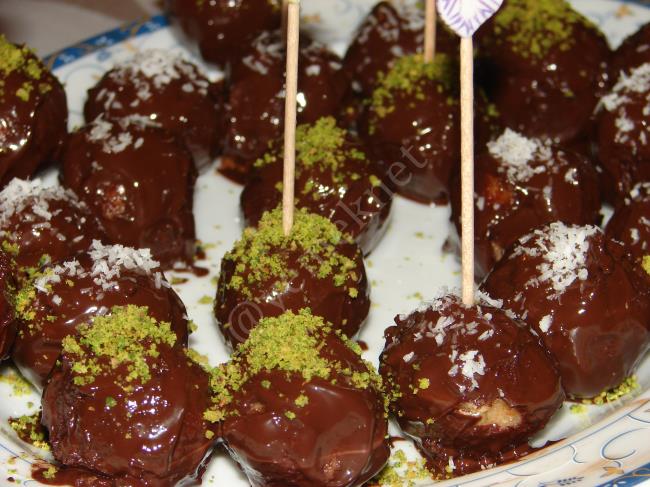 Fındıklı Çikolata Topları Tarifi, Nasıl Yapılır? (Resimli) Yemek
